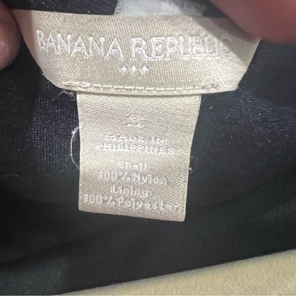 Banana Republic Navy Blue Lace Short Sleeve Boatneck blouse Top size small - Picture 4 of 7